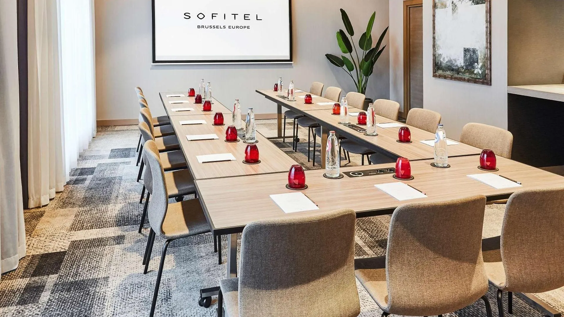 Sofitel Brussels Europe Hotel Etterbeek 5*,  Bélgica